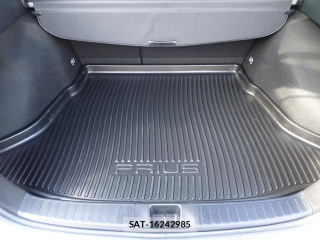 Toyota PRIUS 2018-03 8728258-16