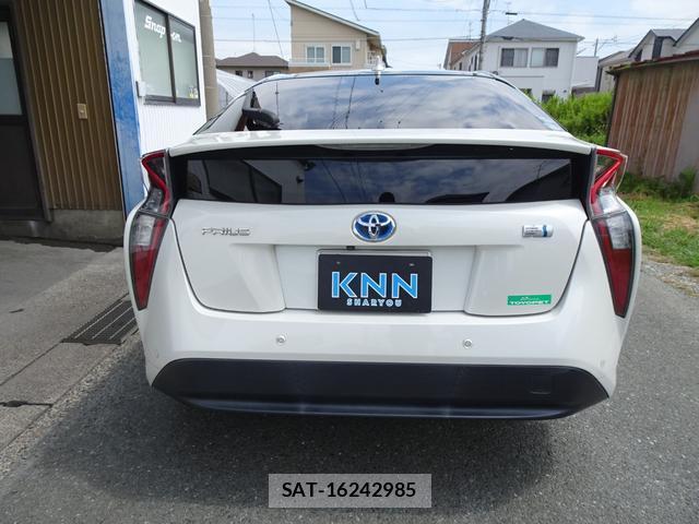 Toyota PRIUS 2018-03 8728258-5