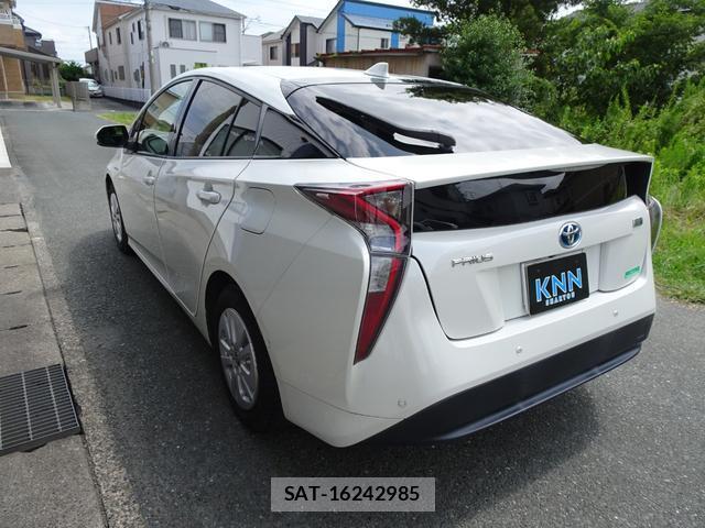Toyota PRIUS 2018-03 8728258-6