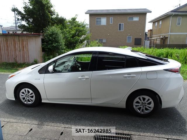Toyota PRIUS 2018-03 8728258-7