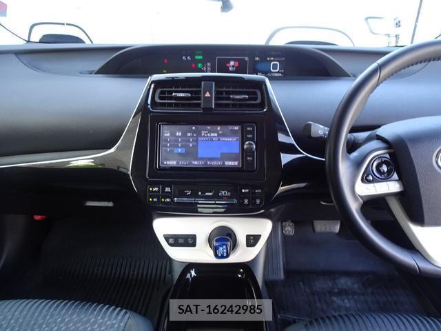 Toyota PRIUS 2018-03 8728258-9