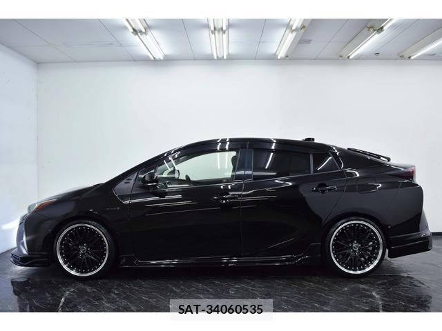 Toyota PRIUS 2017-05 8728294-15