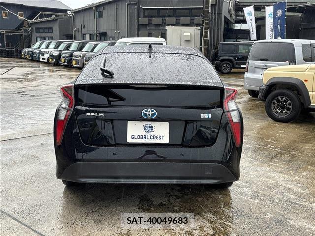 Toyota PRIUS 2018-11 8728316-13