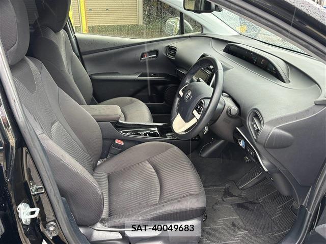Toyota PRIUS 2018-11 8728316-17