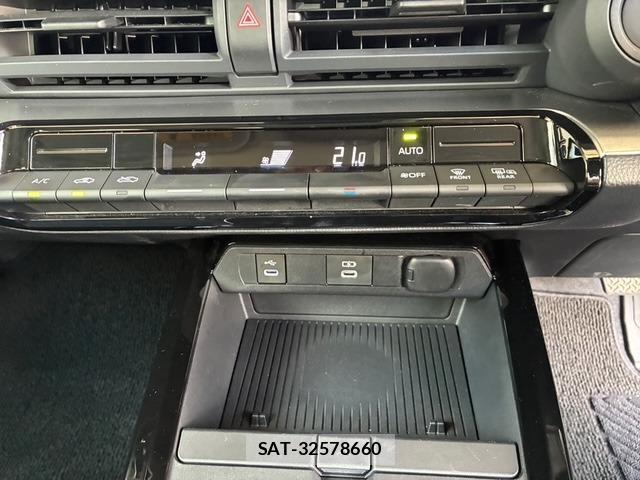 Toyota PRIUS 2024-04 8728396-16