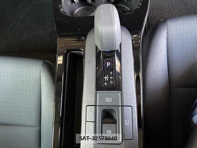 Toyota PRIUS 2024-04 8728396-17
