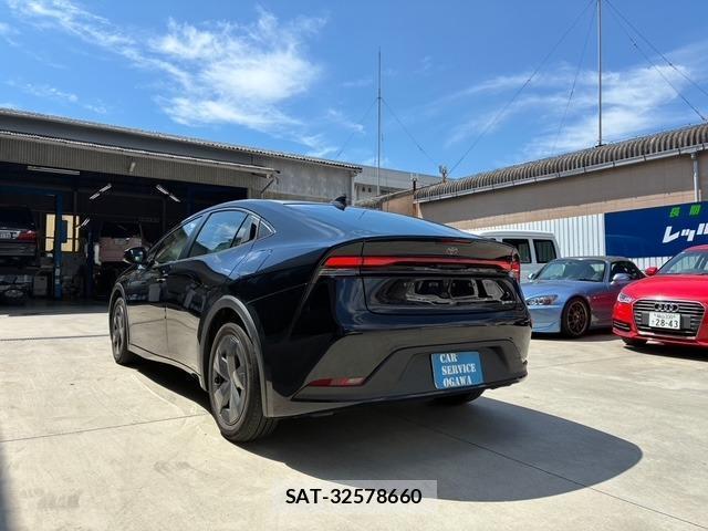 Toyota PRIUS 2024-04 8728396-7