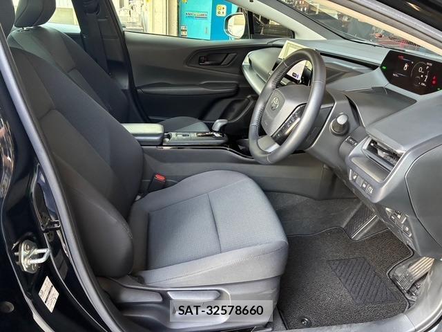 Toyota PRIUS 2024-04 8728396-9