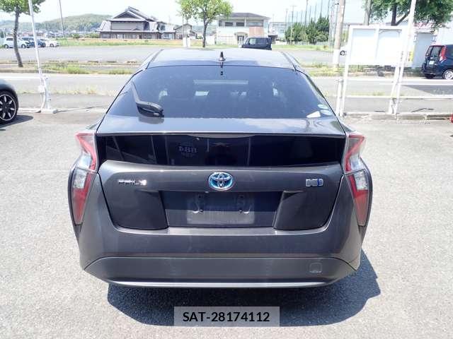 Toyota PRIUS 2015-12 8728610-1