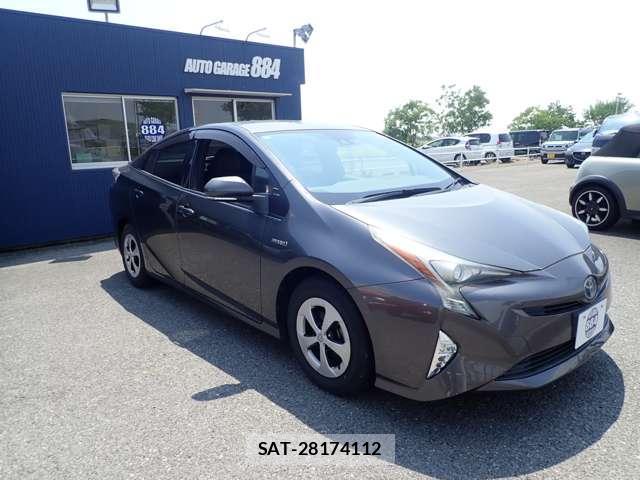 Toyota PRIUS 2015-12 8728610-18