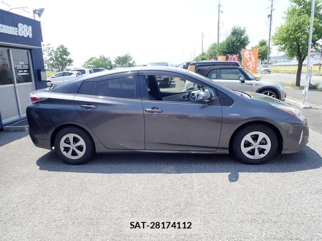 Toyota PRIUS 2015-12 8728610-9