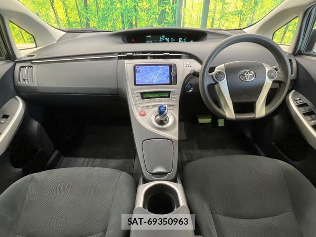 Toyota PRIUS 2014-06 8728771-1
