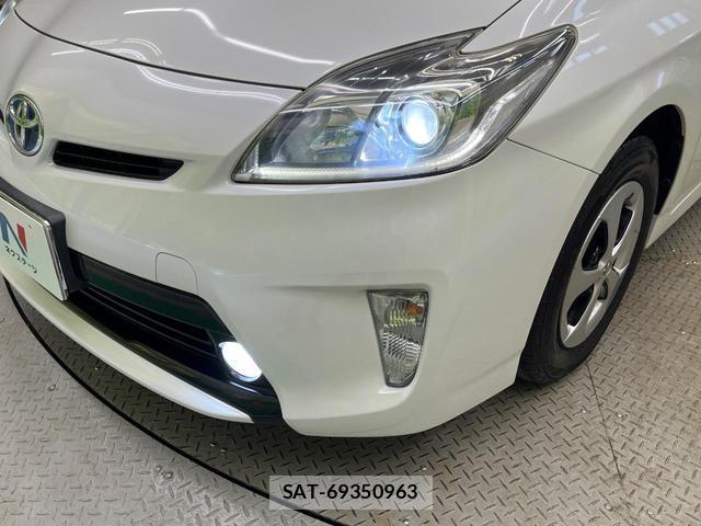 Toyota PRIUS 2014-06 8728771-11
