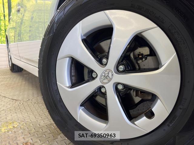 Toyota PRIUS 2014-06 8728771-12