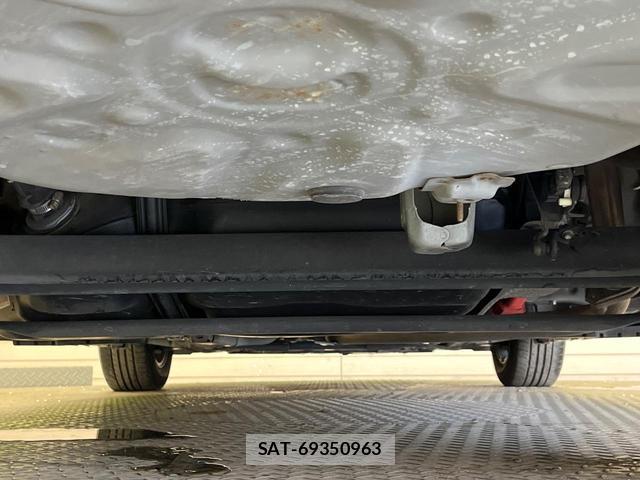 Toyota PRIUS 2014-06 8728771-18