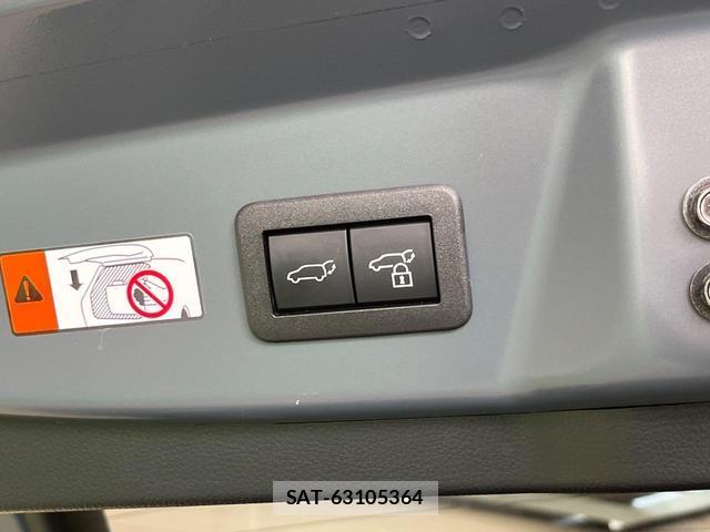 Toyota PRIUS 2023-10 8728780-8