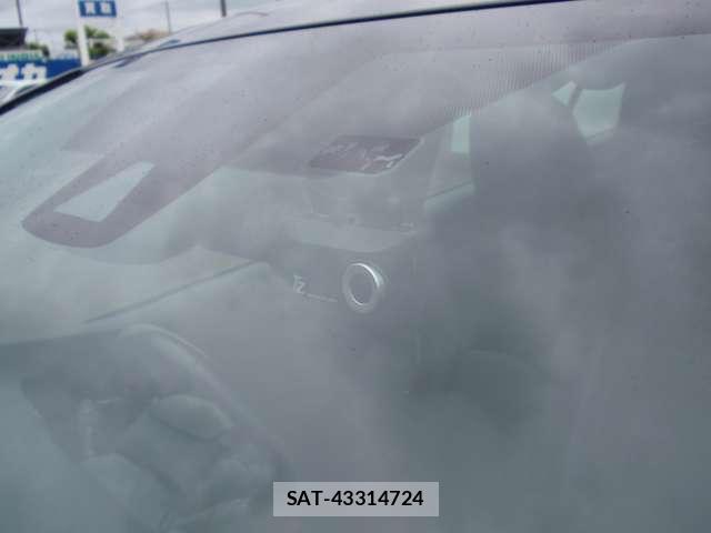Toyota PRIUS 2021-07 8728874-10