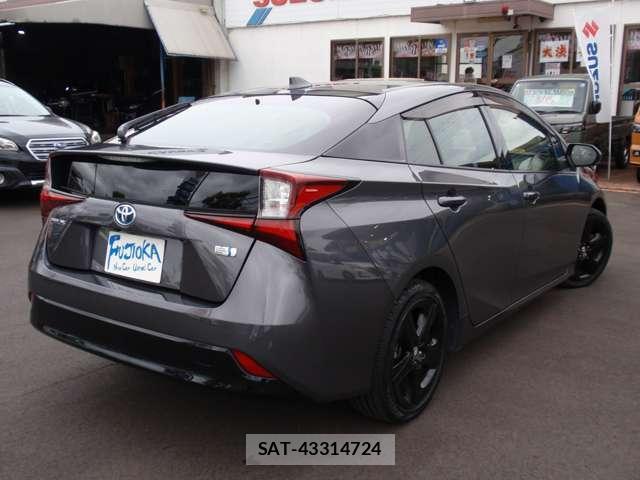 Toyota PRIUS 2021-07 8728874-2