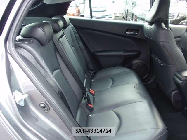 Toyota PRIUS 2021-07 8728874-6