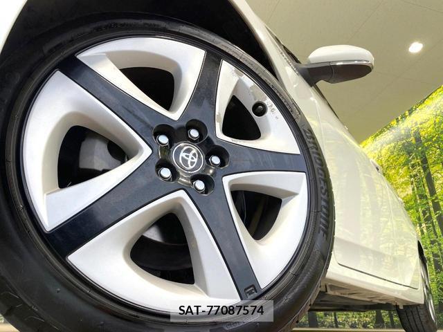 Toyota PRIUS 2016-12 8728904-12