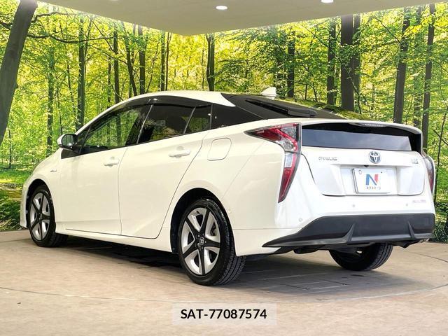 Toyota PRIUS 2016-12 8728904-16