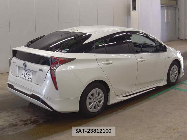 Toyota PRIUS 2018-08 8729116-1
