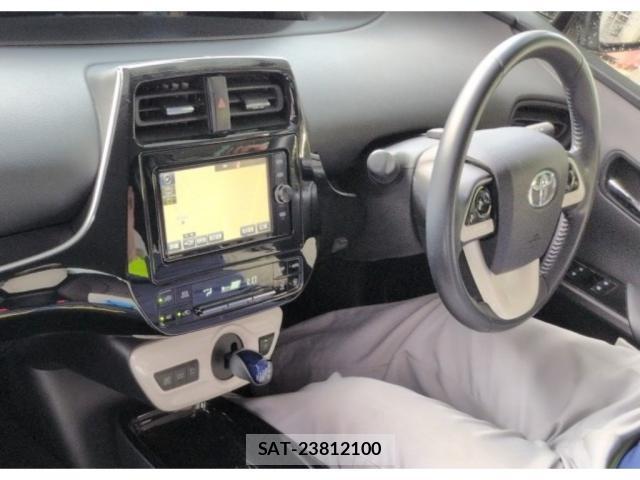 Toyota PRIUS 2018-08 8729116-2