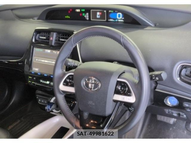 Toyota PRIUS 2015-12 8729157-2