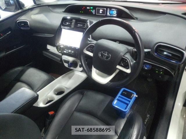 Toyota PRIUS 2016-03 8729463-2