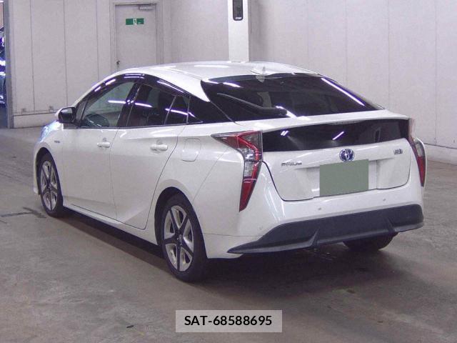 Toyota PRIUS 2016-03 8729463-3