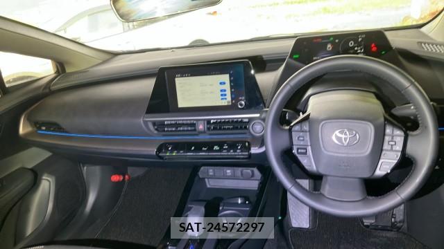 Toyota PRIUS 2025-09 8729535-2