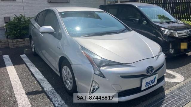 Toyota PRIUS 2016-11 8729542-11