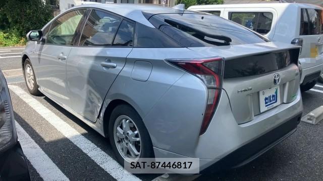 Toyota PRIUS 2016-11 8729542-13
