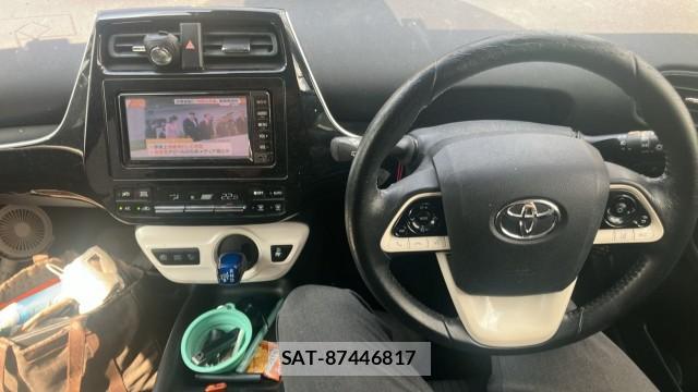 Toyota PRIUS 2016-11 8729542-16