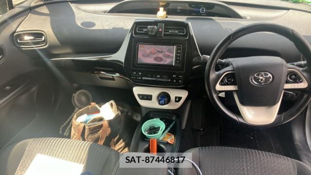 Toyota PRIUS 2016-11 8729542-2
