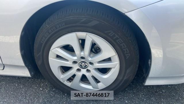 Toyota PRIUS 2016-11 8729542-8