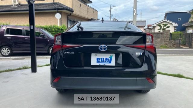 Toyota PRIUS 2019-09 8729588-13