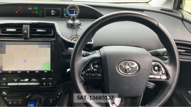 Toyota PRIUS 2019-09 8729588-16