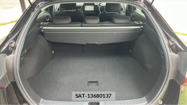 Toyota PRIUS 2019-09 8729588-17