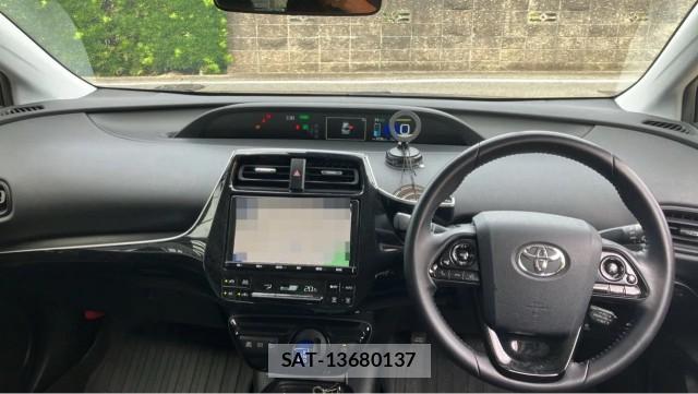 Toyota PRIUS 2019-09 8729588-2