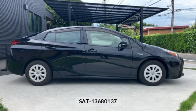 Toyota PRIUS 2019-09 8729588-3
