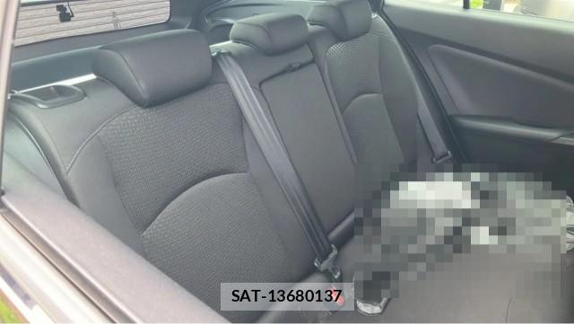 Toyota PRIUS 2019-09 8729588-6