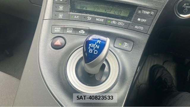 Toyota PRIUS 2009-07 8729638-14