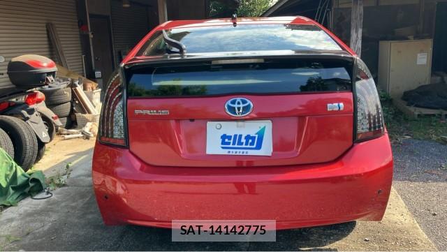 Toyota PRIUS 2013-11 8729647-1
