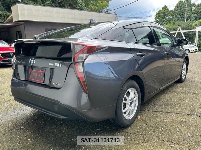 Toyota PRIUS 2016-06 8729700-17