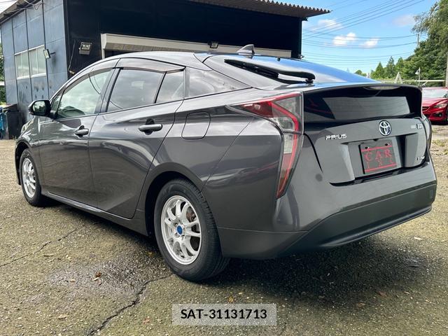 Toyota PRIUS 2016-06 8729700-19