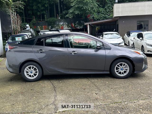 Toyota PRIUS 2016-06 8729700-3