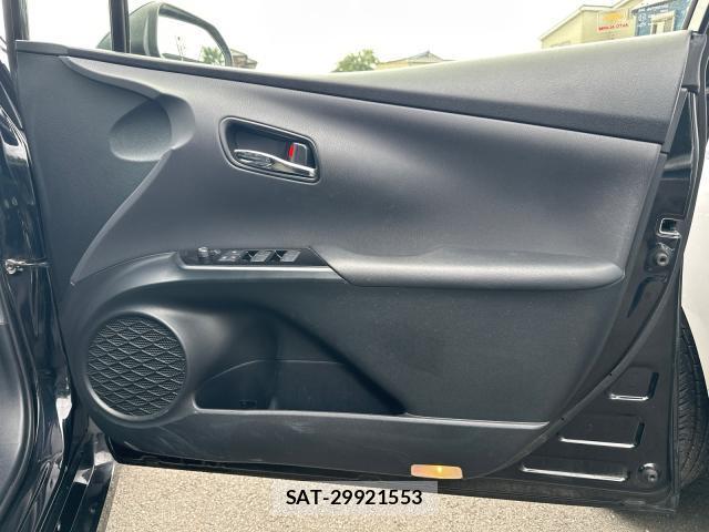 Toyota PRIUS 2019-06 8729889-18