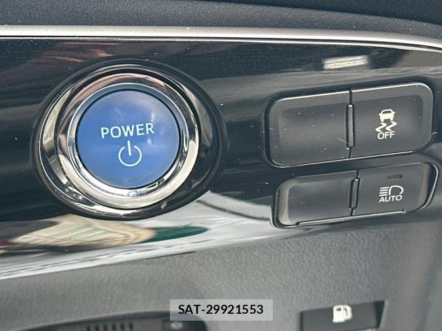 Toyota PRIUS 2019-06 8729889-8