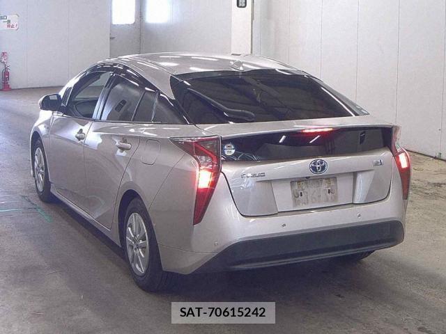 Toyota PRIUS 2018-04 8730139-1